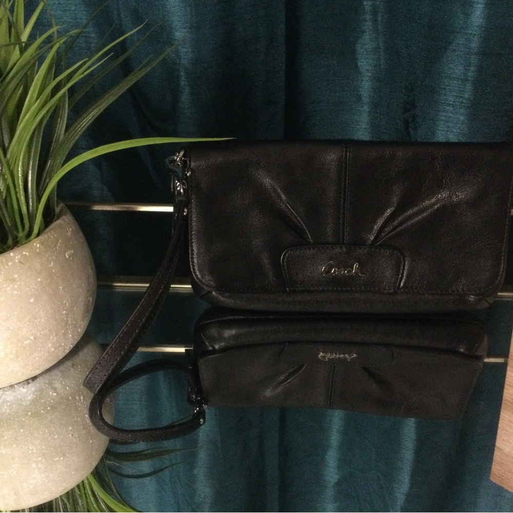 Coach wristlet. Clean & Excellent condition!